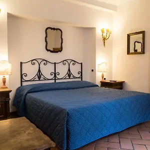 Piazza Paradiso 2*, Siena Italia